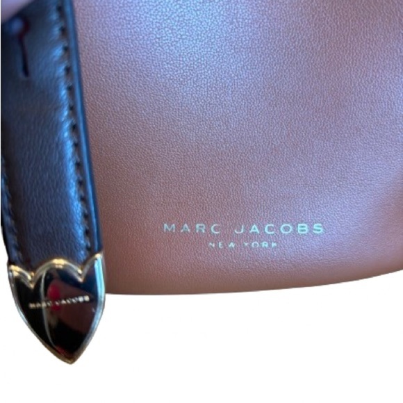 Marc Jacobs Small Bucket Bag LNC - Picture 3 of 10